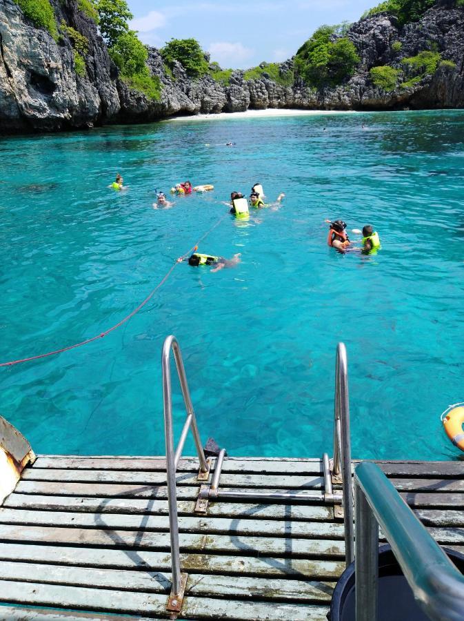 Malee Malee Guesthouse Koh Lanta Bagian luar foto