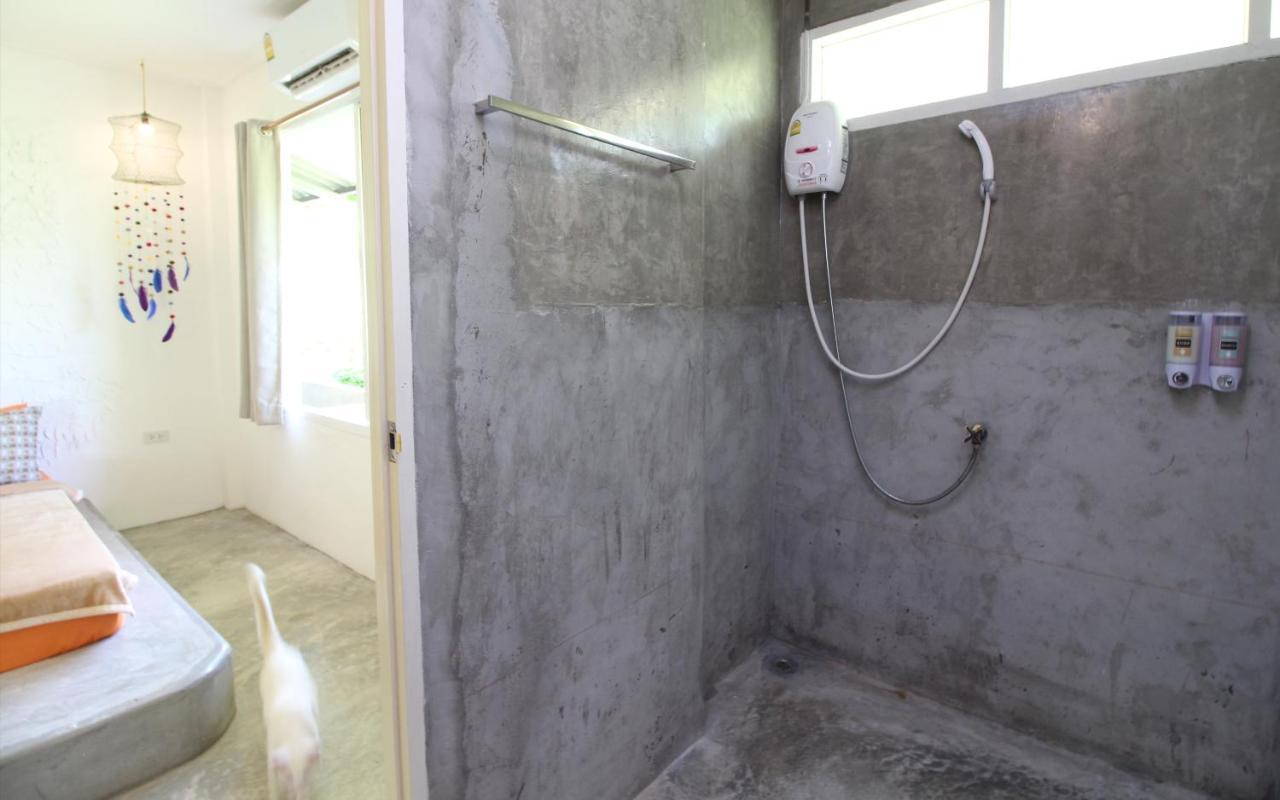 Malee Malee Guesthouse Koh Lanta Bagian luar foto