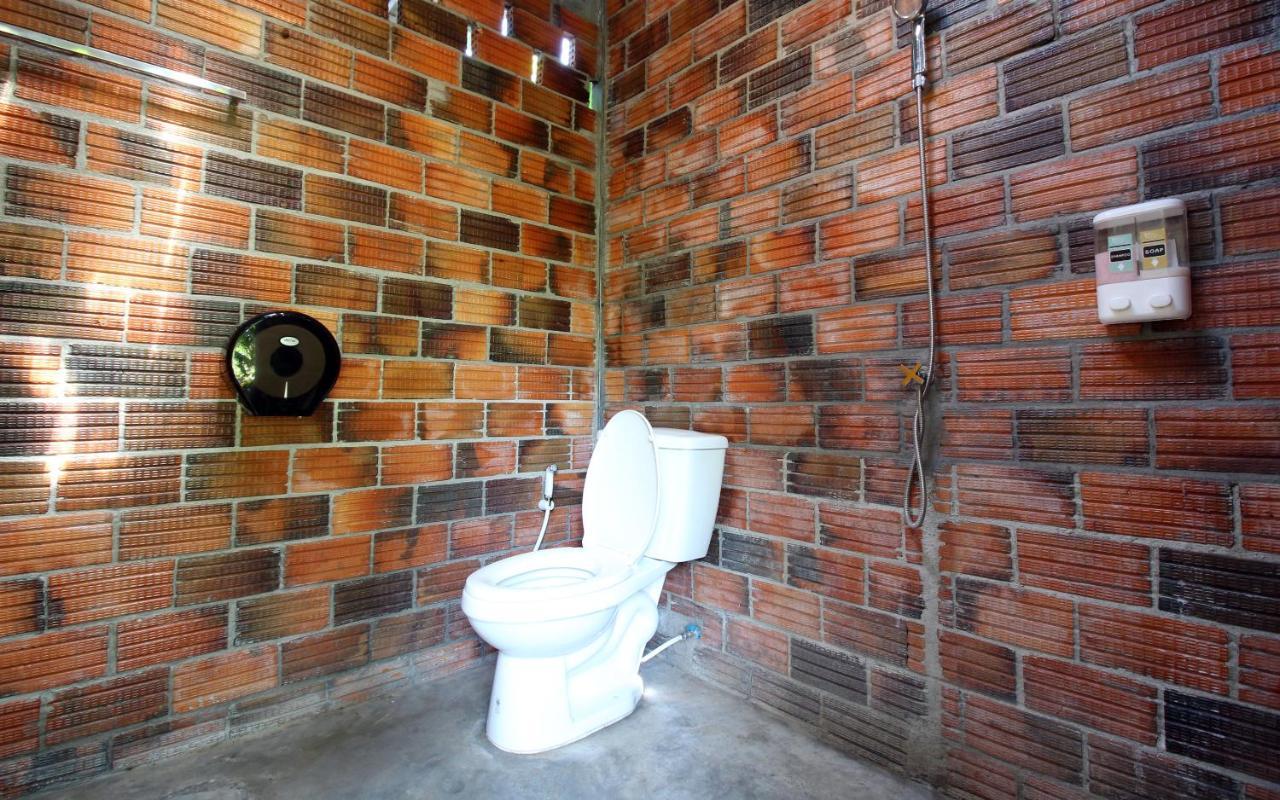 Malee Malee Guesthouse Koh Lanta Bagian luar foto