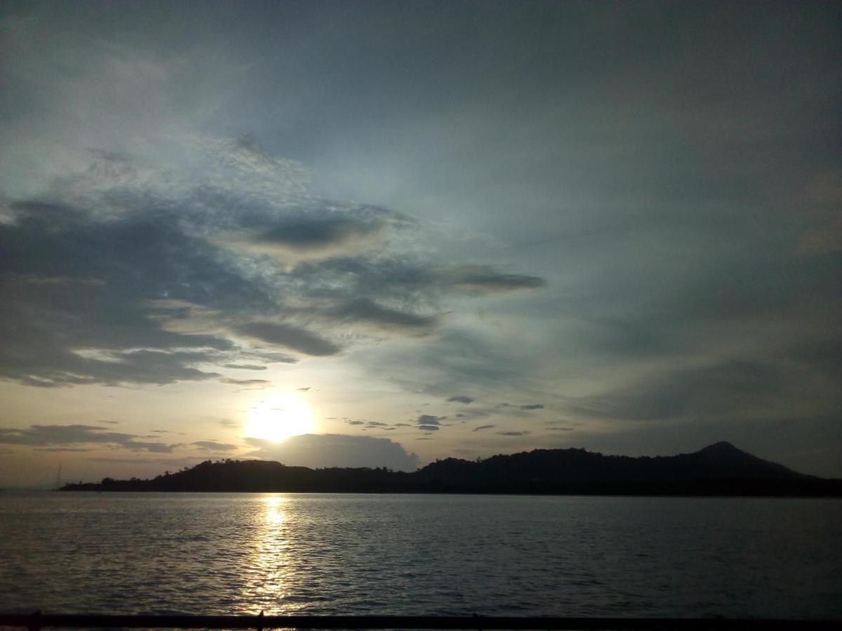 Malee Malee Guesthouse Koh Lanta Bagian luar foto