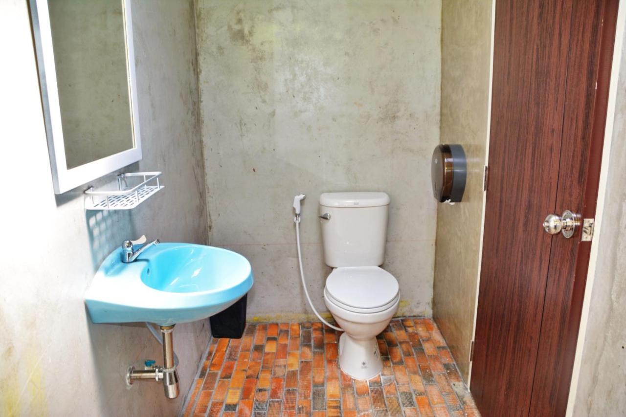 Malee Malee Guesthouse Koh Lanta Bagian luar foto